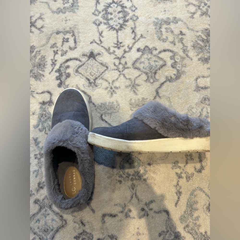 LC Lauren Conrad Women's Gabriellaa Gray Slip On Mules Size 9. Faux Fur.